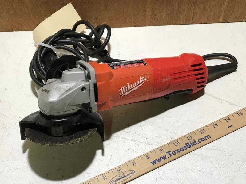 lot 86 image: Milwaukee 4-12 in. Angle grinder