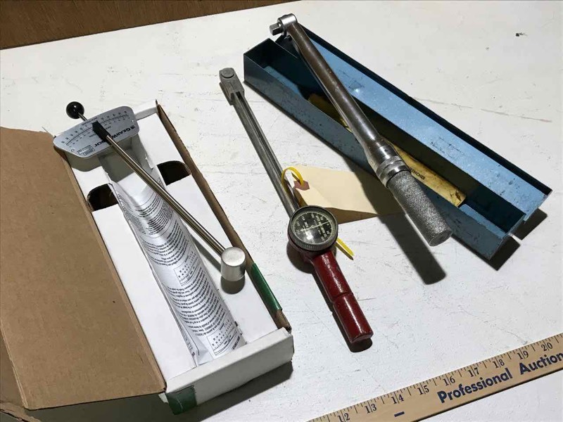 lot 97 image: Small Torque Wrenchs  Gearwrech 14� in.,  APCO 14 in,, Torque Controls 38� in. torque wrench