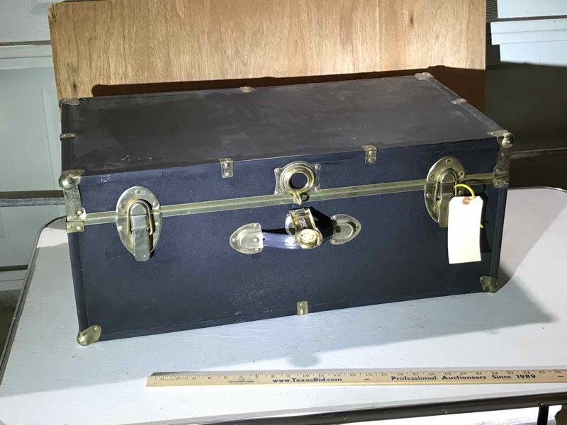 lot 125 image: Seward chest