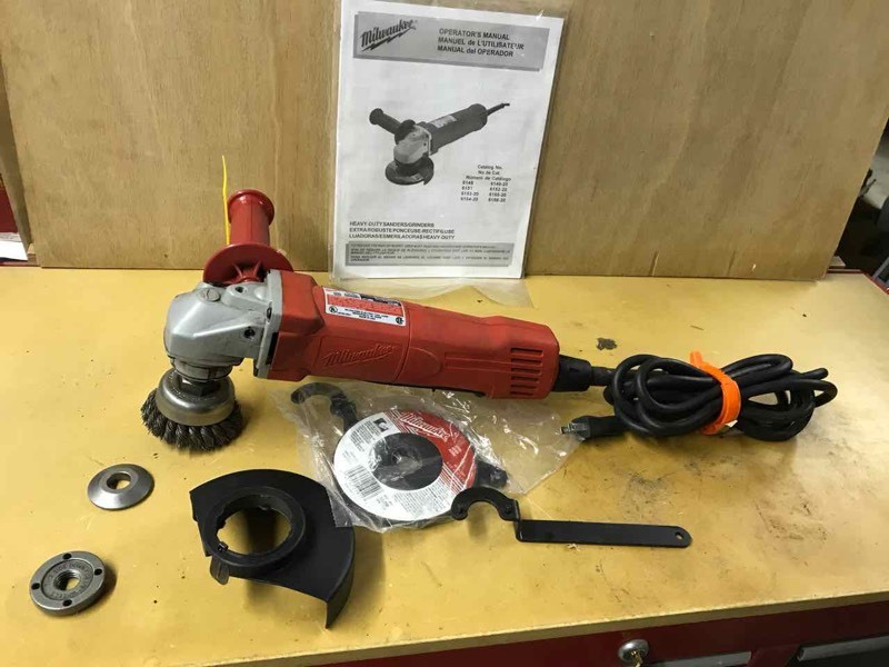 lot 149 image: Milwaukee 4-12� in. sandergrinder, Model 6154-20