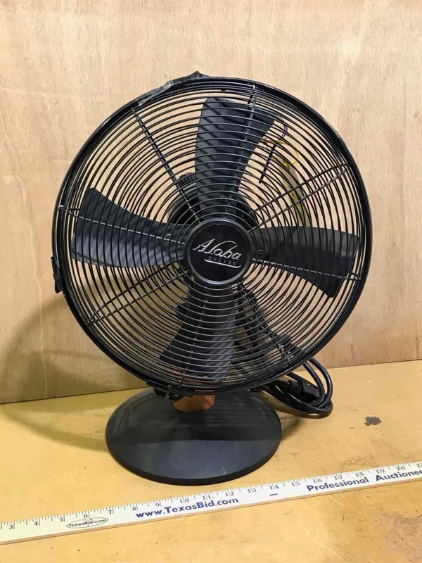 lot 157 image: Aloha Breeze oscillating fan, 11� in. blades