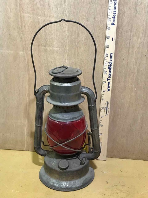 lot 165 image: Dietz Kerosene �Little Wizard� Lantern with red globe