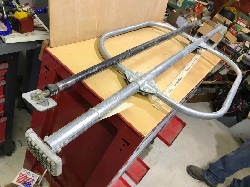 lot 257 image: Two load stabilizers
