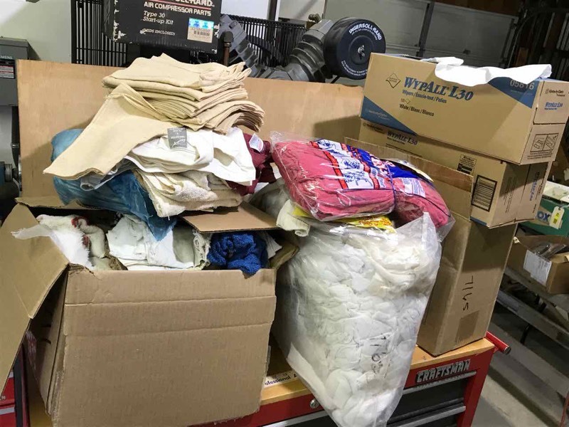 lot 259 image: Lot of shop rags and shop towels
