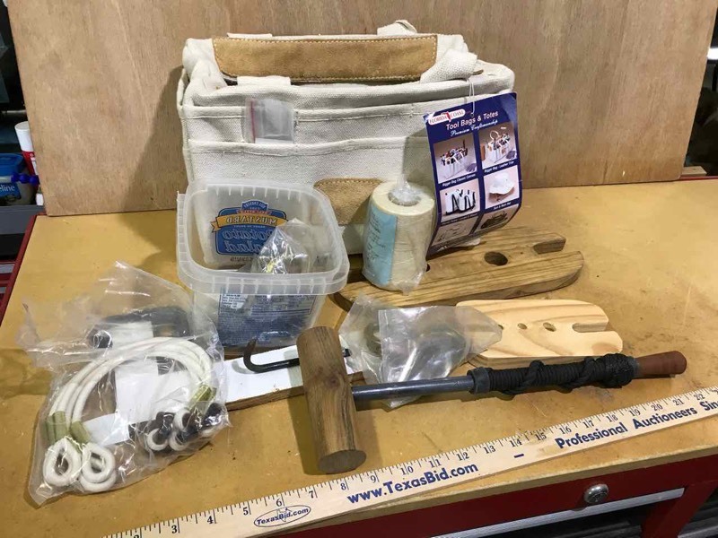 lot 264 image: Canvas bag with rope tying tools & accessories (Florida Coast bag)