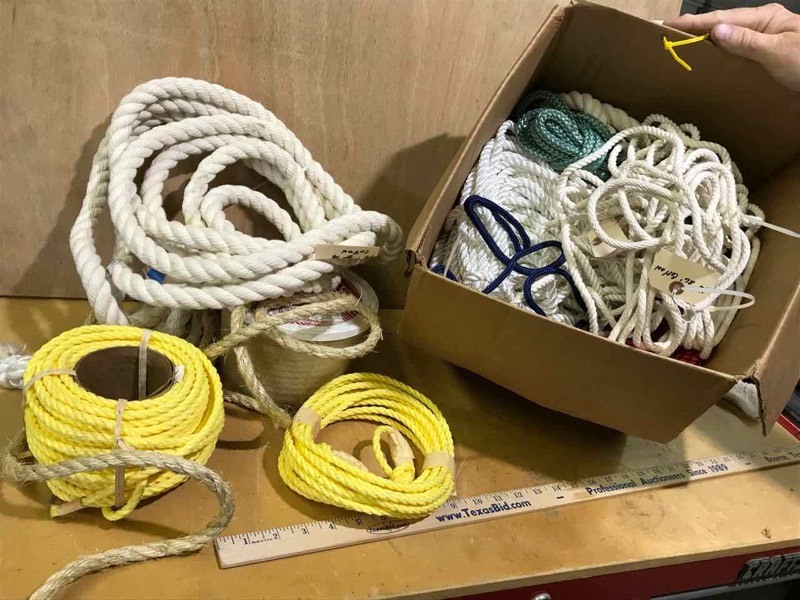 lot 267 image: Box of assorted rope