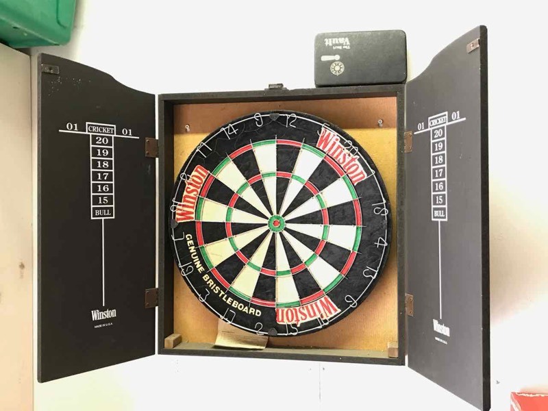 lot 274 image: Dartboard and darts (steel tips)