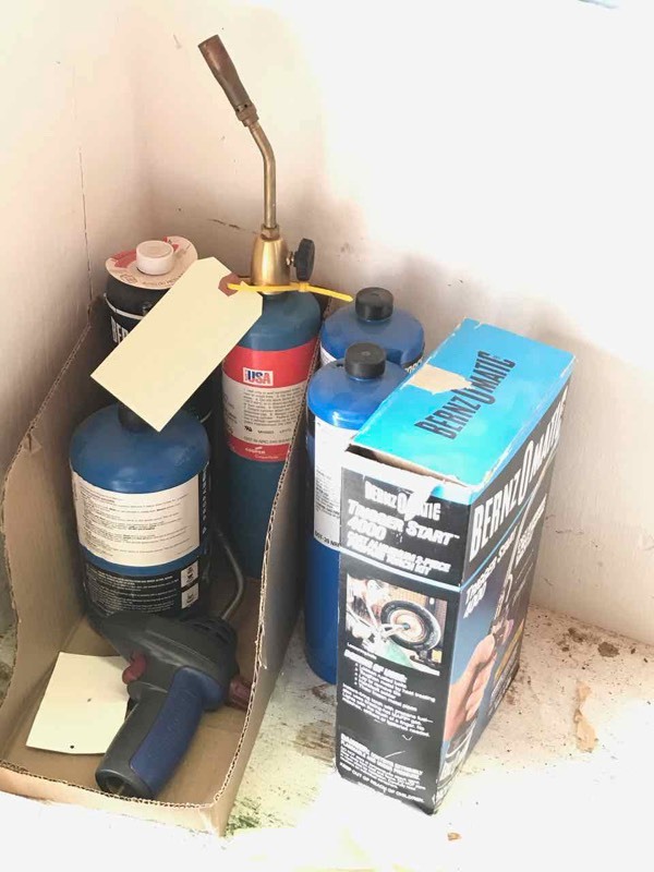 lot 286 image: Propane Torches, bottles, etc.