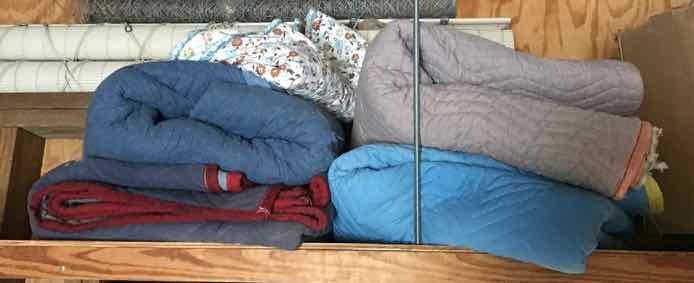 lot 296 image: Lot of Packing Blankets (5)