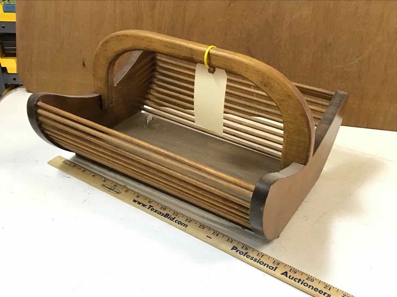 lot 316 image: Wooden magazine basket. (18� in. x 14� in.)