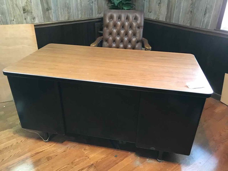 lot 333 image: Metal Casement Desk with laminate top,  60� in. x 30� in. x 29� in. t and desk chair