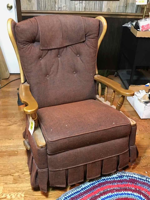 lot 367 image: Platform Wing Back ReclinerRocker