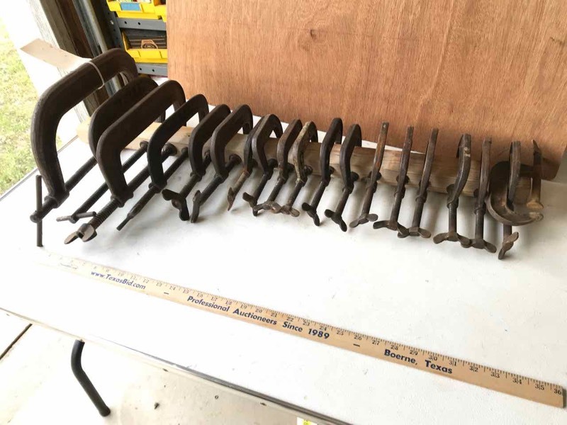 lot 40 image: (19) C-Clamps,  assorted sizes