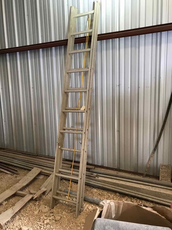 lot 503 image: Aluminum Extension Ladder, 20 ft.