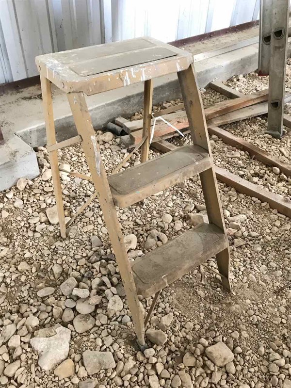 lot 508 image: Aluminum 2 ft. Step Ladder