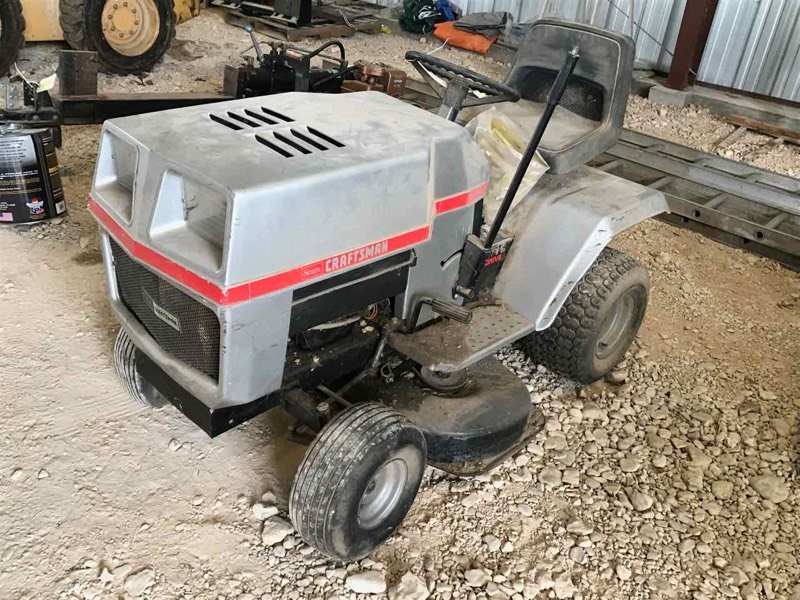 lot 514 image: Craftsman LTV11 Vari-Drive, did not start battery was dead