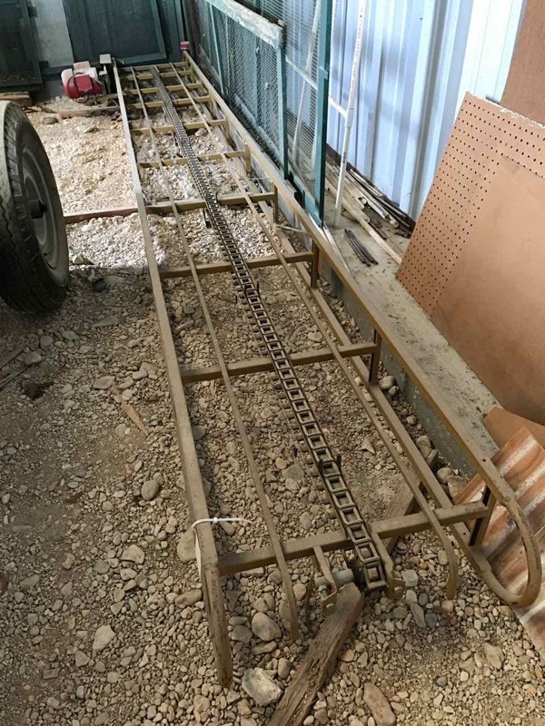 lot 517 image: Hay Elevator, 16 ft with electric motor