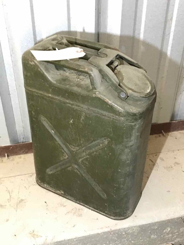 lot 533 image: Jerry Can, water