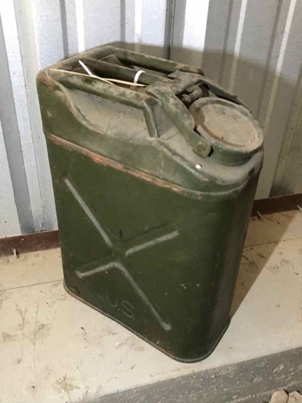 lot 535 image: Jerry Can, water