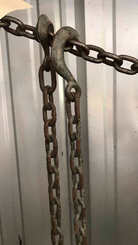 lot 541 image: Chain, 16 ft. with hooks, 316 in.