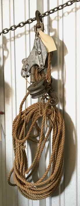 lot 556 image: Rope Block and Tackle