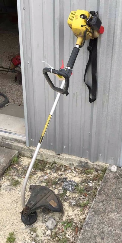 lot 569 image: John Deere String Trimmer, 2-cycle, unknown condition
