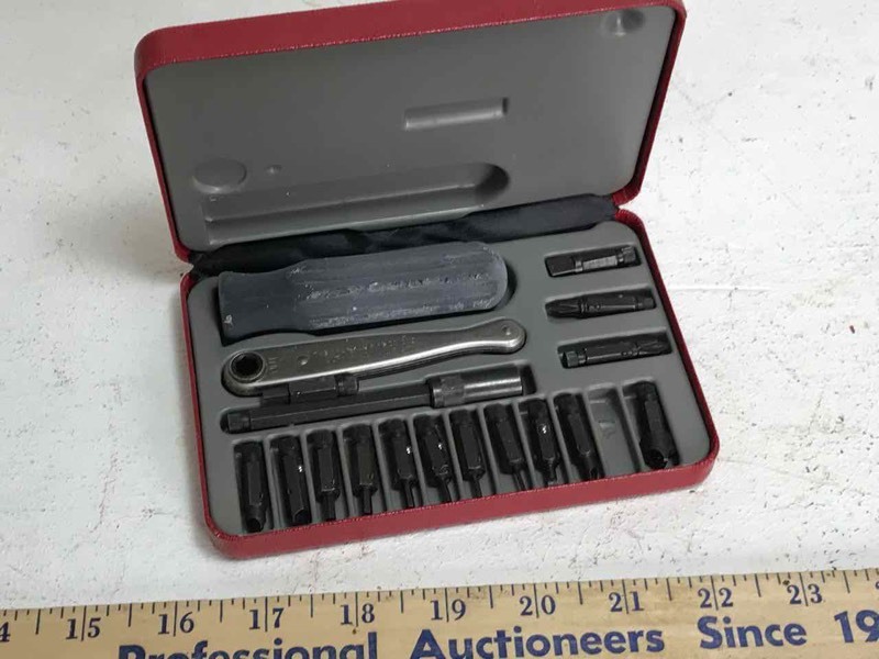 lot 576 image: Mity-Handy Chapman tool set, 14 in drive