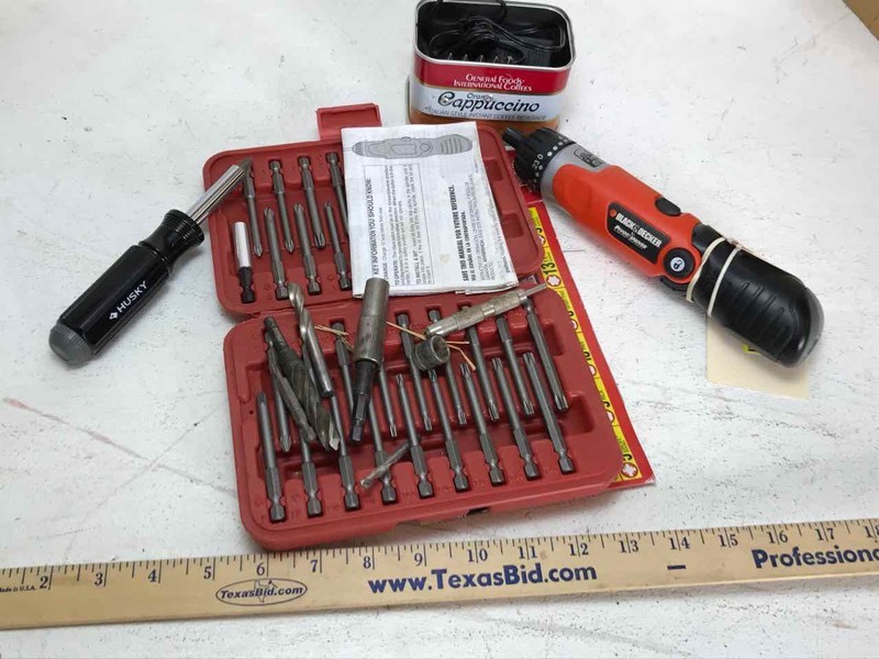 lot 586 image: Griots Bit Driver Set (long bits)
