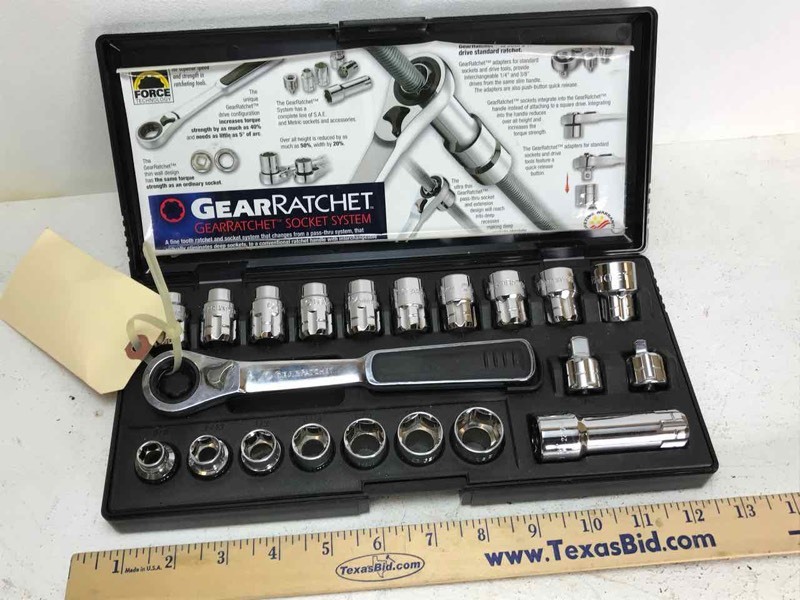 lot 599 image: Gear Ratchet Socket Set
