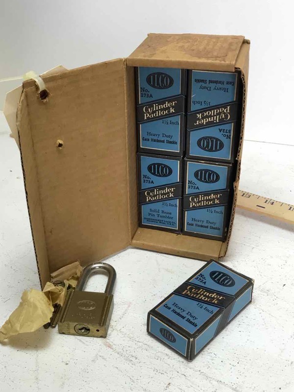 lot 602 image: Padlocks Cylinder 1-12 in. (9) with keys new in box
