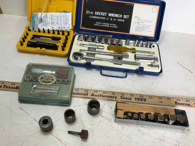 lot 611 image: Chapman Bit Set, socket set