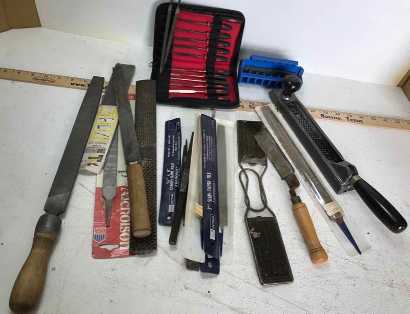 lot 613 image: Box of Files Rasps & Files