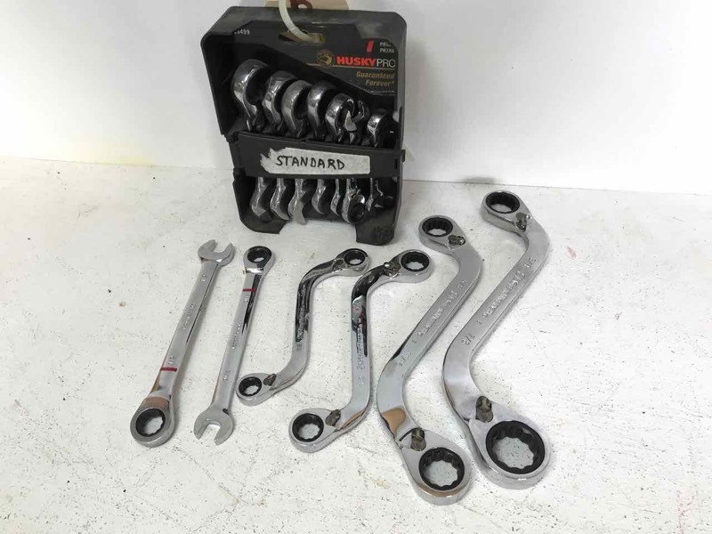 lot 623 image: Gear Wrench & Husky Standard Box End Ratchet Wrenches (2 sets)