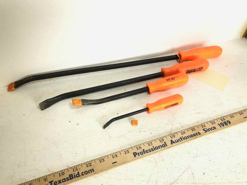 lot 629 image: HDC Prybars, orange handle (4)