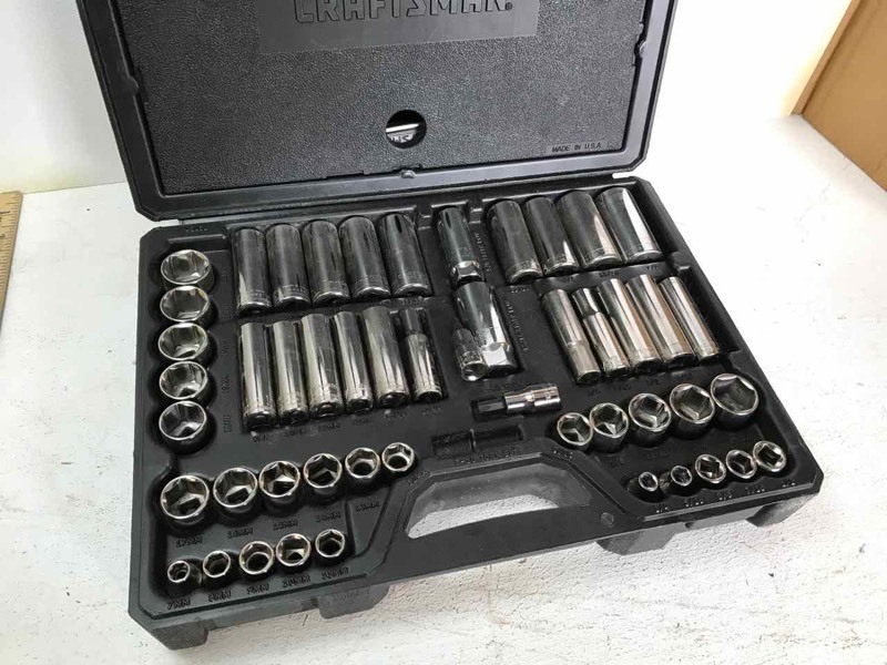 lot 639 image: Craftsman 38 in Drive Socket Set
