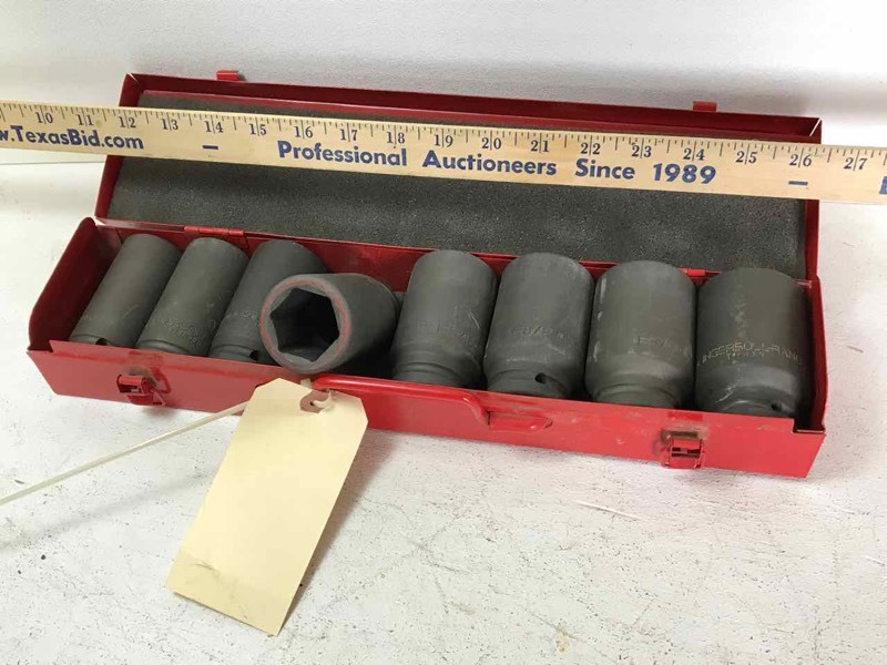 lot 641 image: Ingersol Rand Impact Sockets (8) 1 inch to 1-12 inch with case