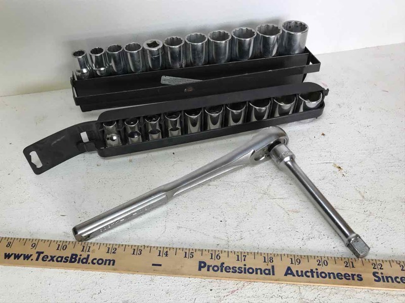 lot 643 image: Craftsman Socket Set, deep well, 12 to 1-18 in, Shallow 38 in to 1516, Ratchet and extension