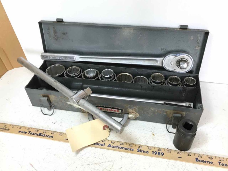 lot 649 image: Craftsman 34 in Drive Socket Set