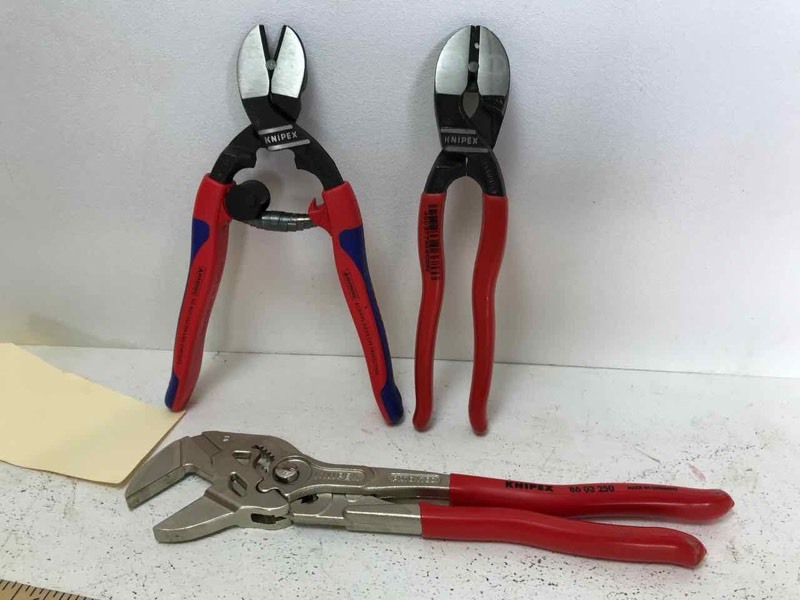 lot 664 image: Klien Electrician Pliers and Adjustable Plier