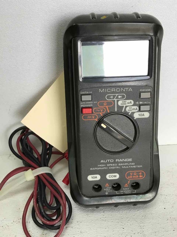 lot 665 image: Micronta Multi meter 22-167, 7A4 004563 with two probes