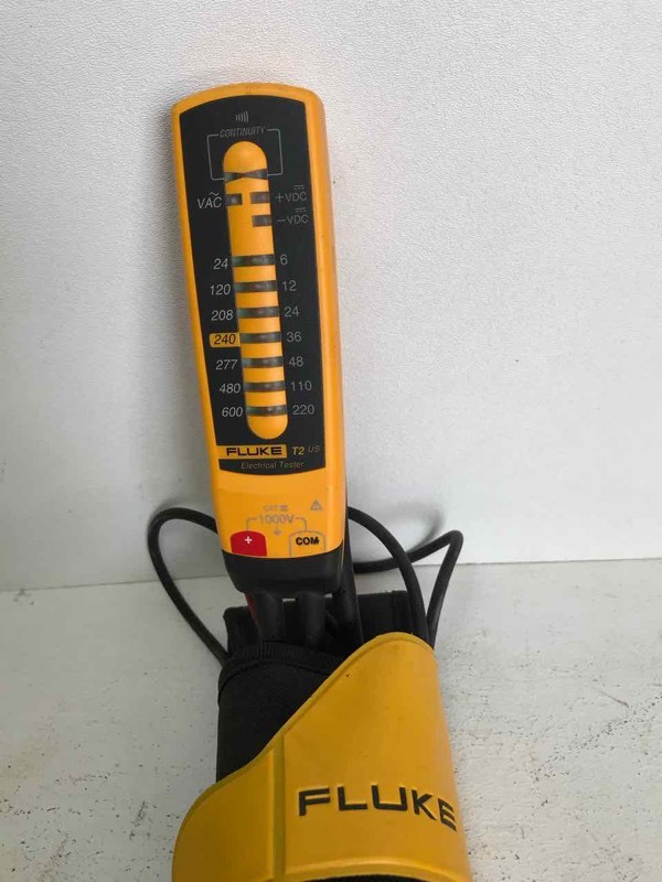 Fluke t2 outlet electrical tester