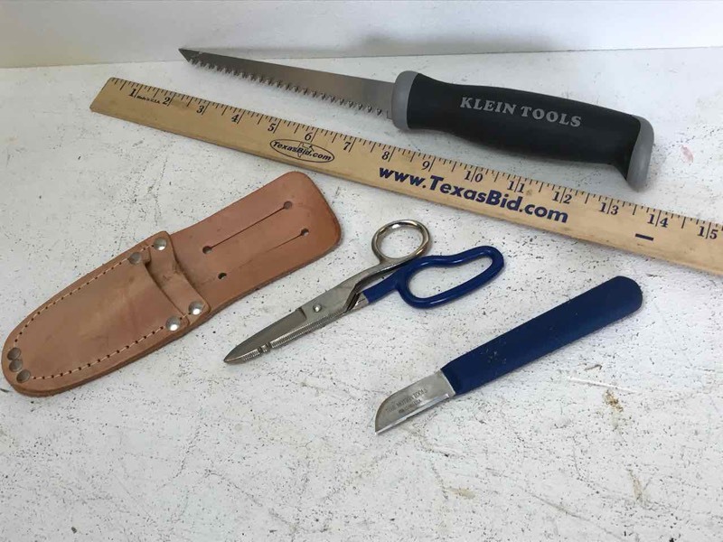 lot 667 image: Klien keyhole Saw, Time Motion Scissorknife Combo in sheath
