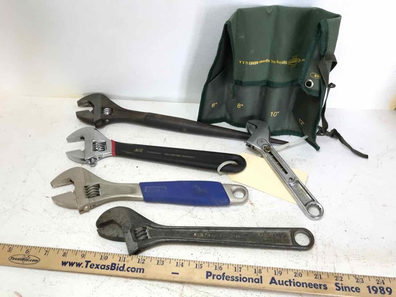 lot 671 image: Adjustable Wrenches (5)
