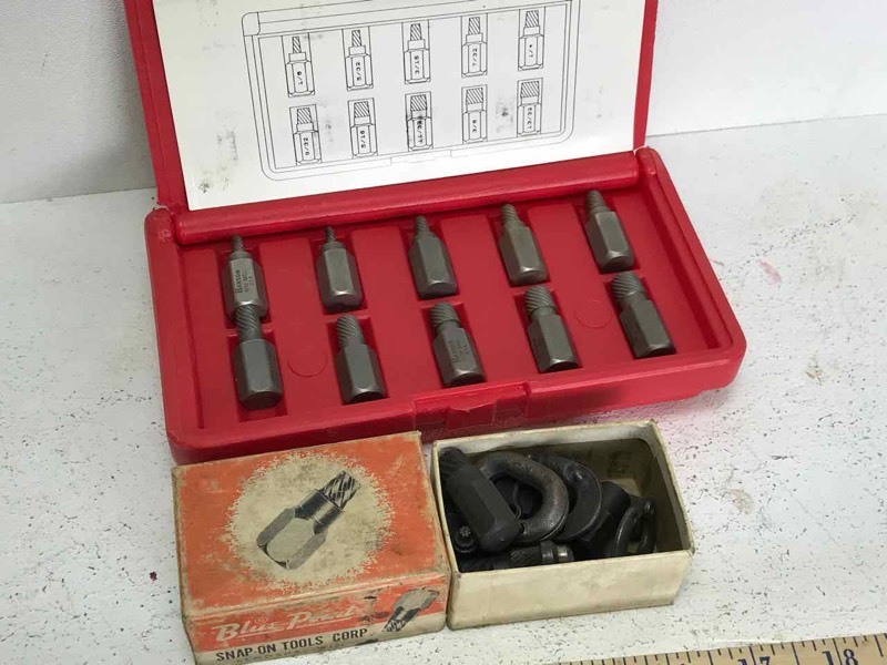 lot 672 image: Irwin Screw Extractor Set in red case