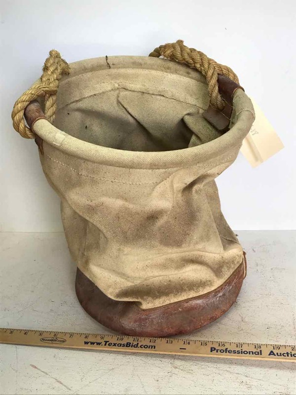 lot 688 image: Electricians Canvas Linemans Bucket