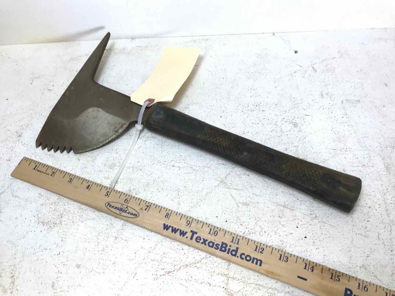 lot 699 image: Ice Axe