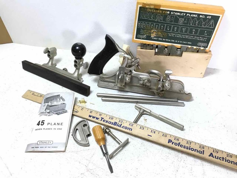 lot 713 image: Stanley Molding Plane with bitsblades