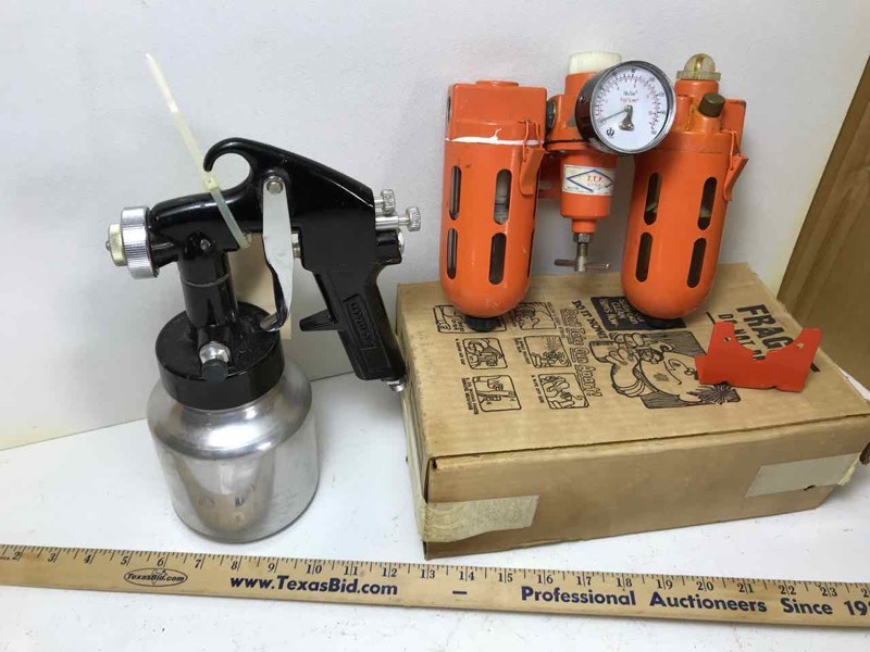 lot 724 image: Craftsman Pneumatic Pain Gun and JTP Air Regulator