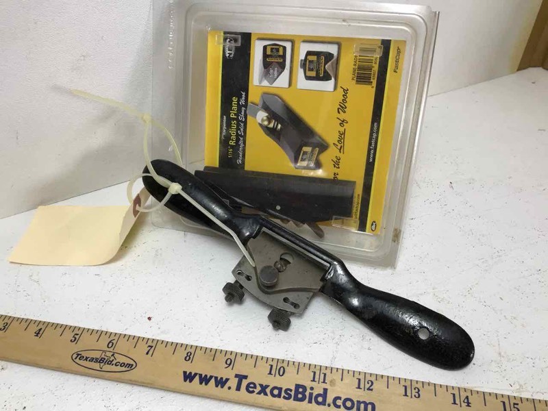 lot 727 image: Radius 6 inch plane and a Spoke Shave