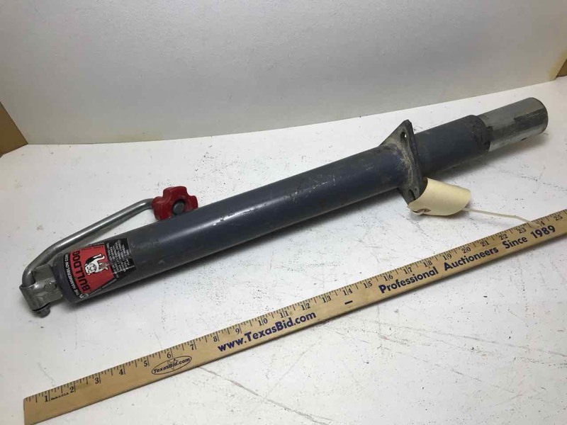 lot 754 image: Bull Dog trailer jack stand